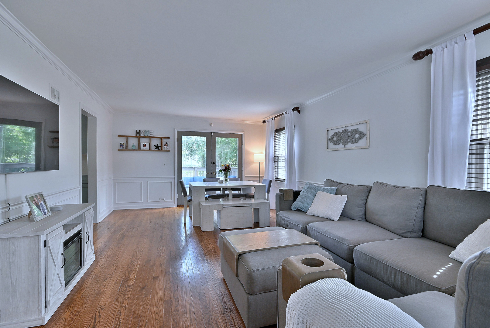 593 S Edgewood Avenue, Elmhurst, IL 60126