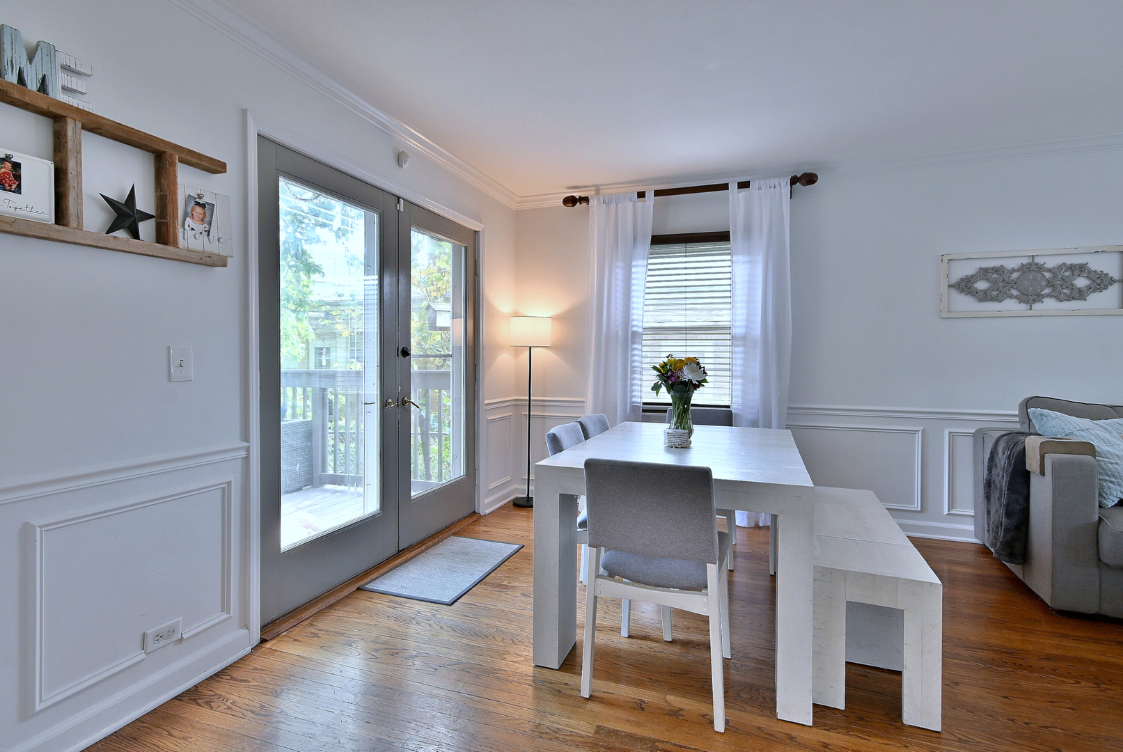 593 S Edgewood Avenue, Elmhurst, IL 60126