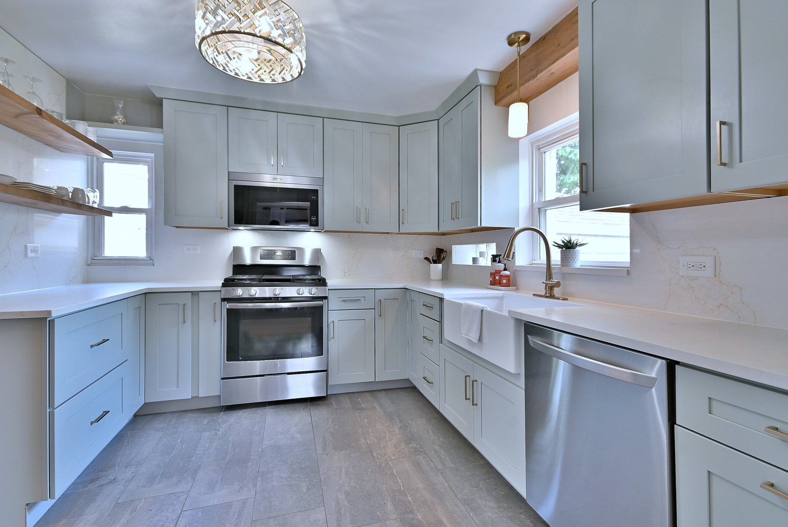 593 S Edgewood Avenue, Elmhurst, IL 60126