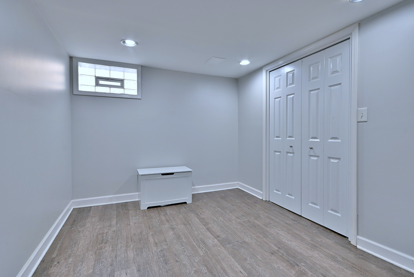 593 S Edgewood Avenue, Elmhurst, IL 60126