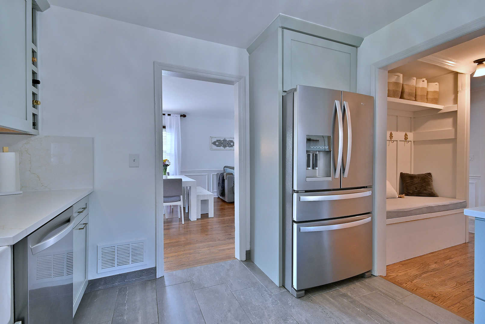 593 S Edgewood Avenue, Elmhurst, IL 60126