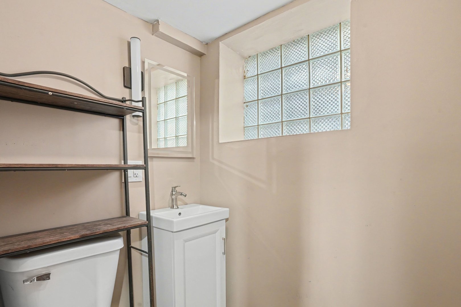 11315 S Stewart Avenue, Chicago, IL 60628