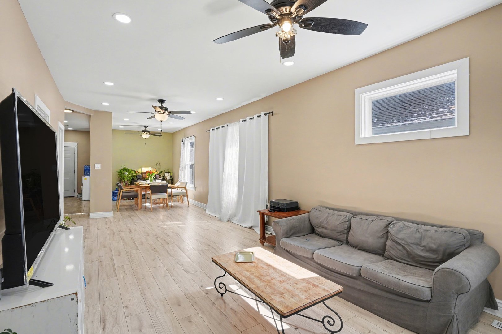 11315 S Stewart Avenue, Chicago, IL 60628