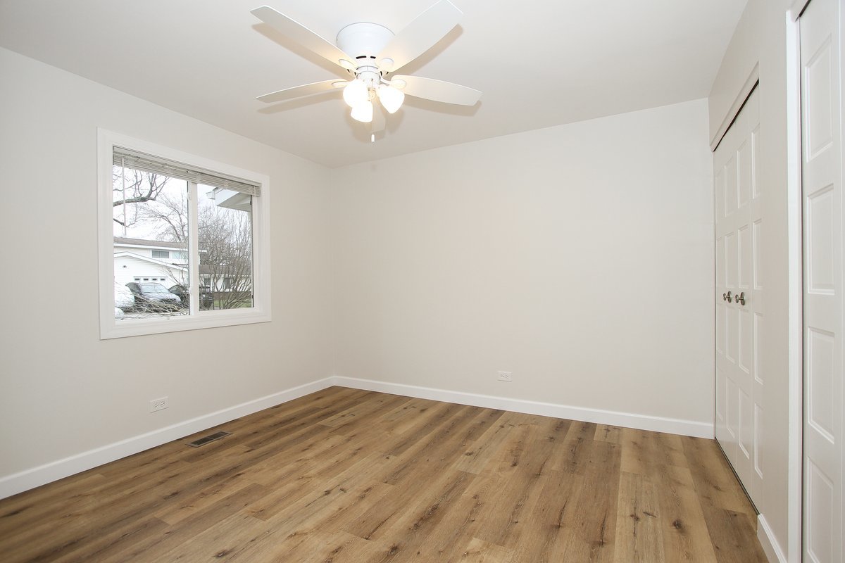 1122 Danvers Court, Schaumburg, IL 60193