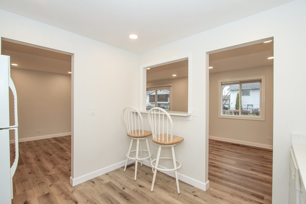 1122 Danvers Court, Schaumburg, IL 60193