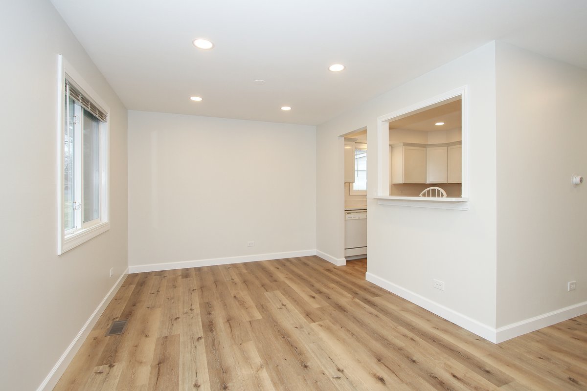 1122 Danvers Court, Schaumburg, IL 60193