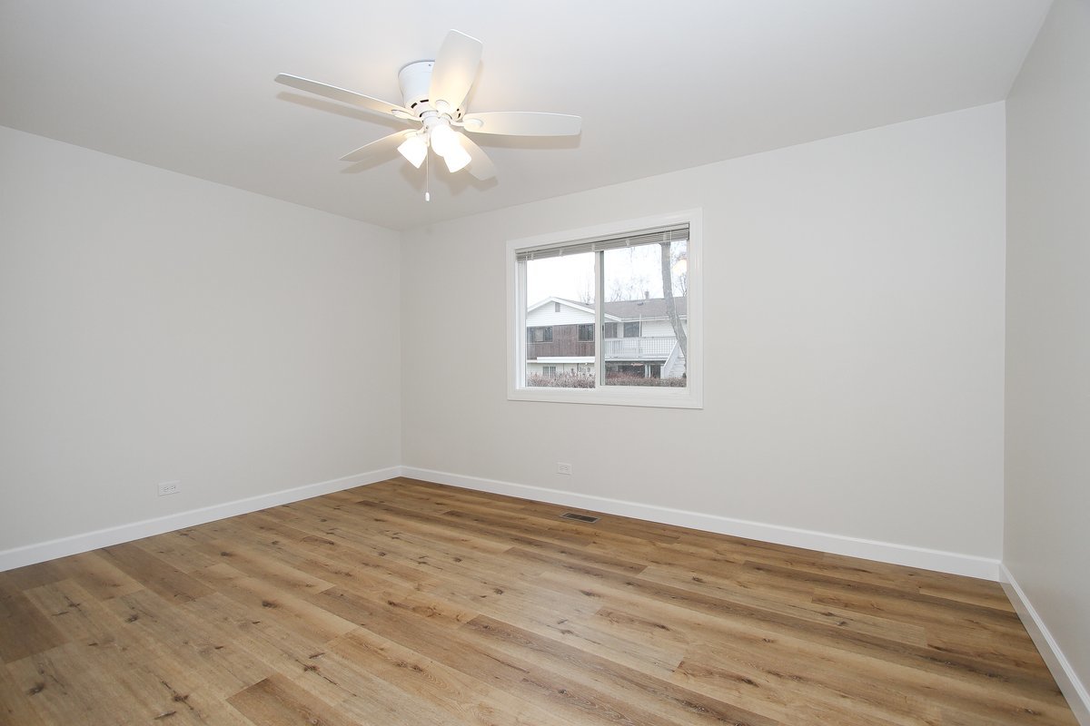 1122 Danvers Court, Schaumburg, IL 60193