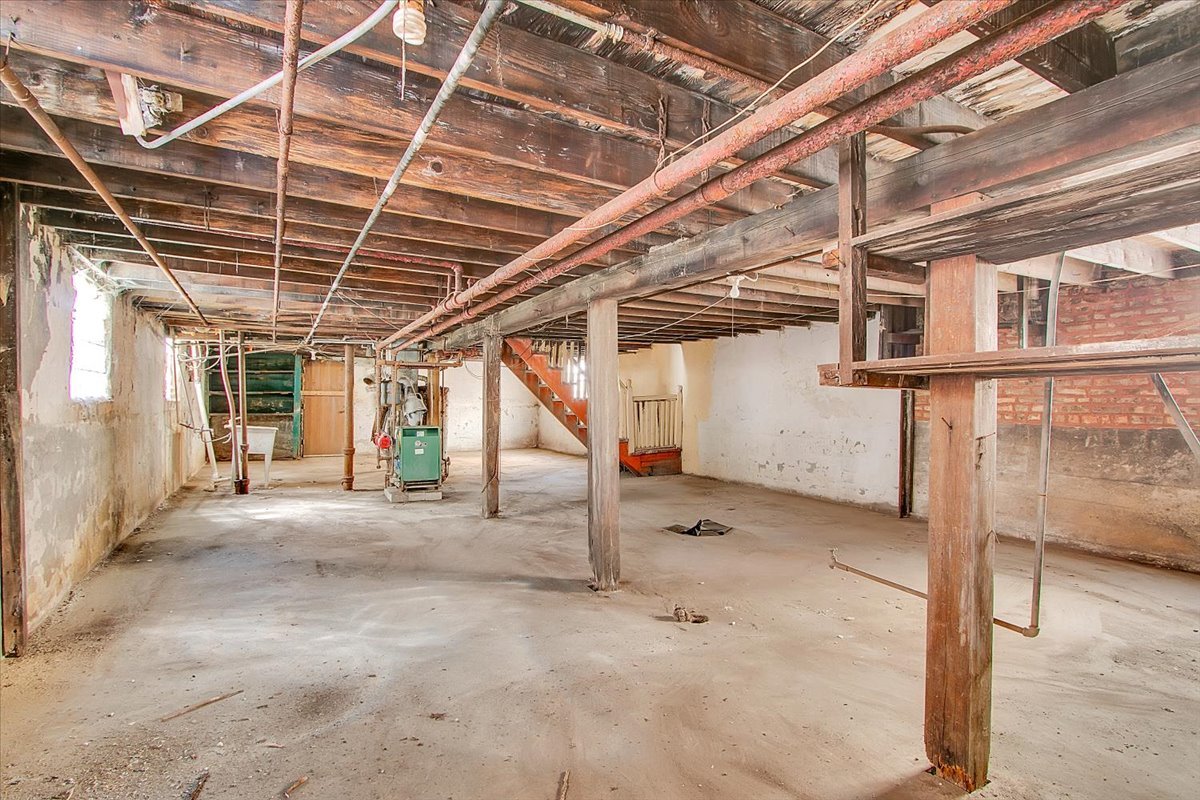 635 E 92nd Place, Chicago, IL 60619