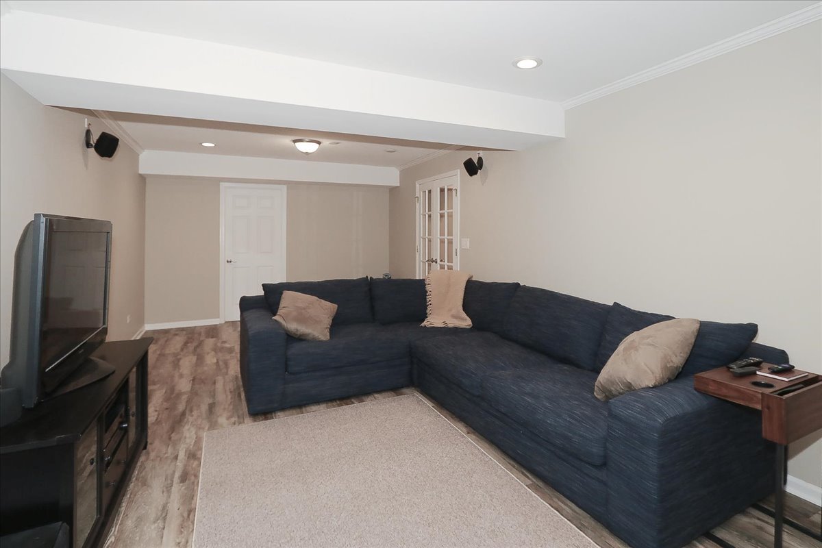 604 W Meadow Avenue, Lombard, IL 60148