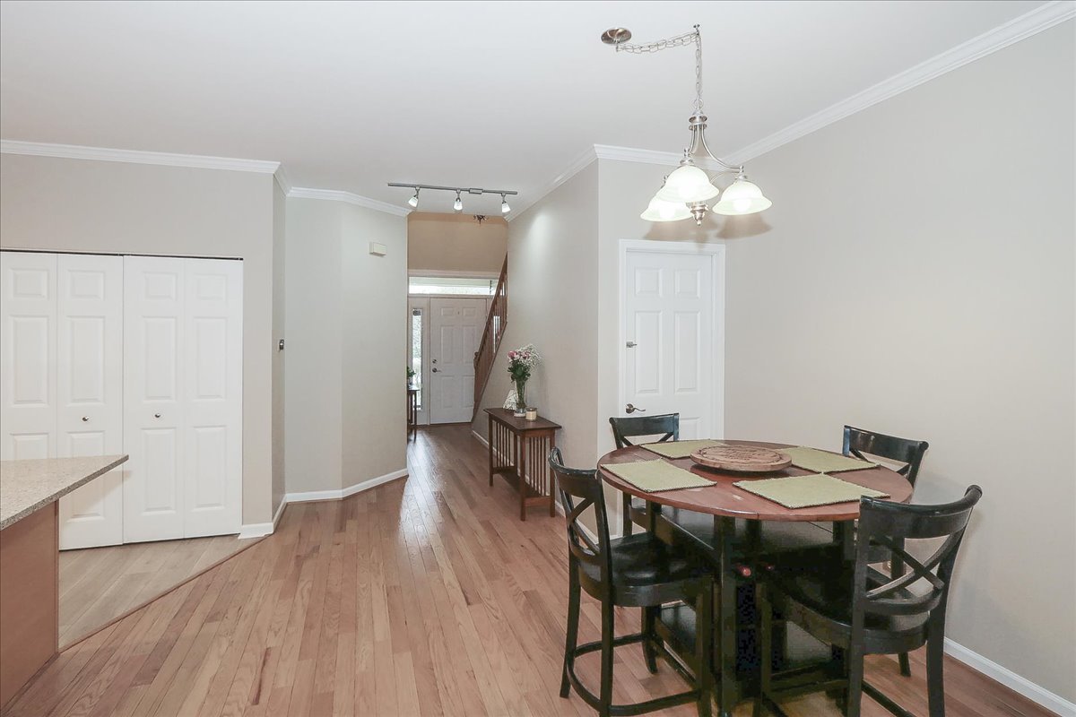 604 W Meadow Avenue, Lombard, IL 60148