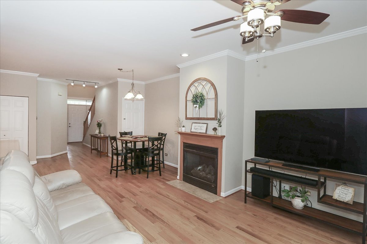 604 W Meadow Avenue, Lombard, IL 60148