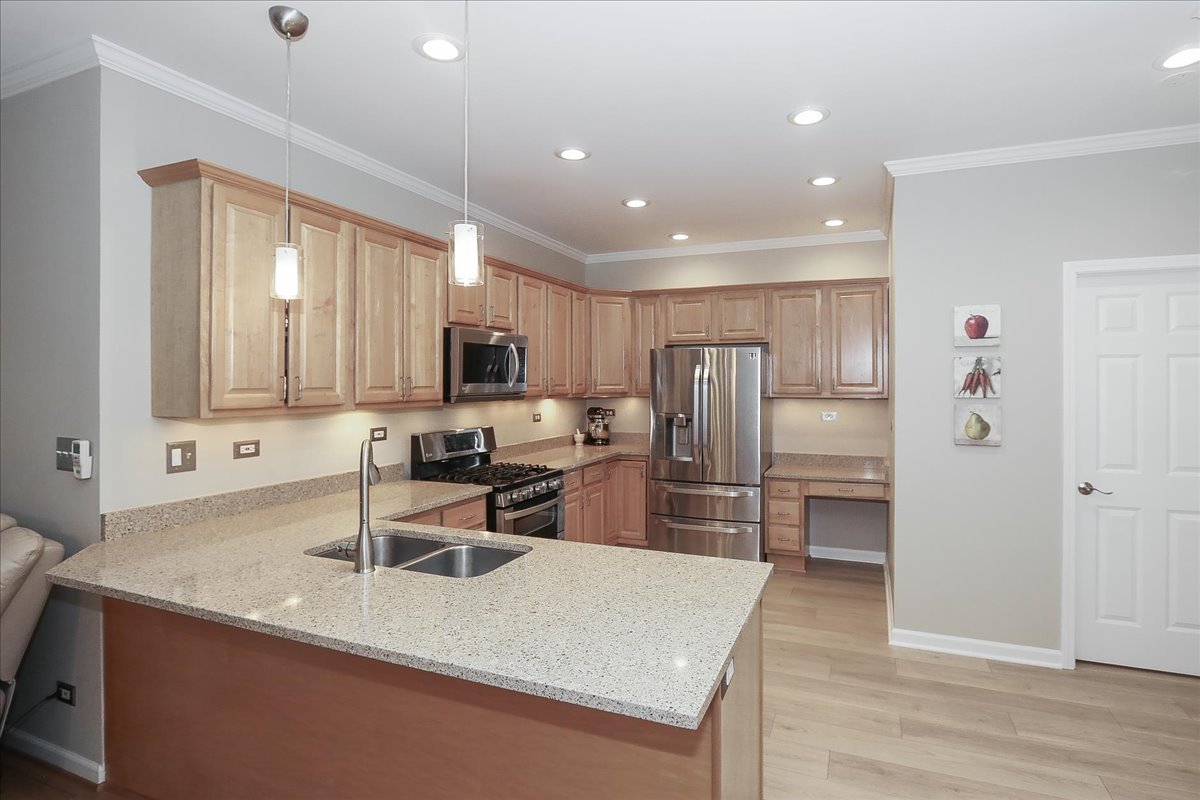 604 W Meadow Avenue, Lombard, IL 60148