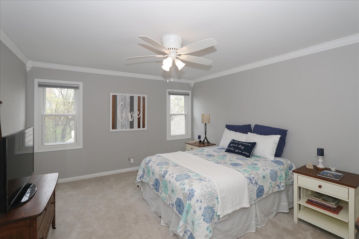 604 W Meadow Avenue, Lombard, IL 60148