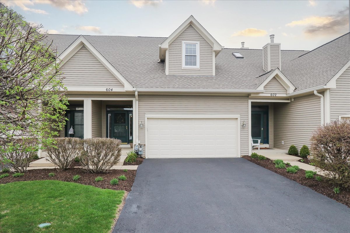 604 W Meadow Avenue, Lombard, IL 60148