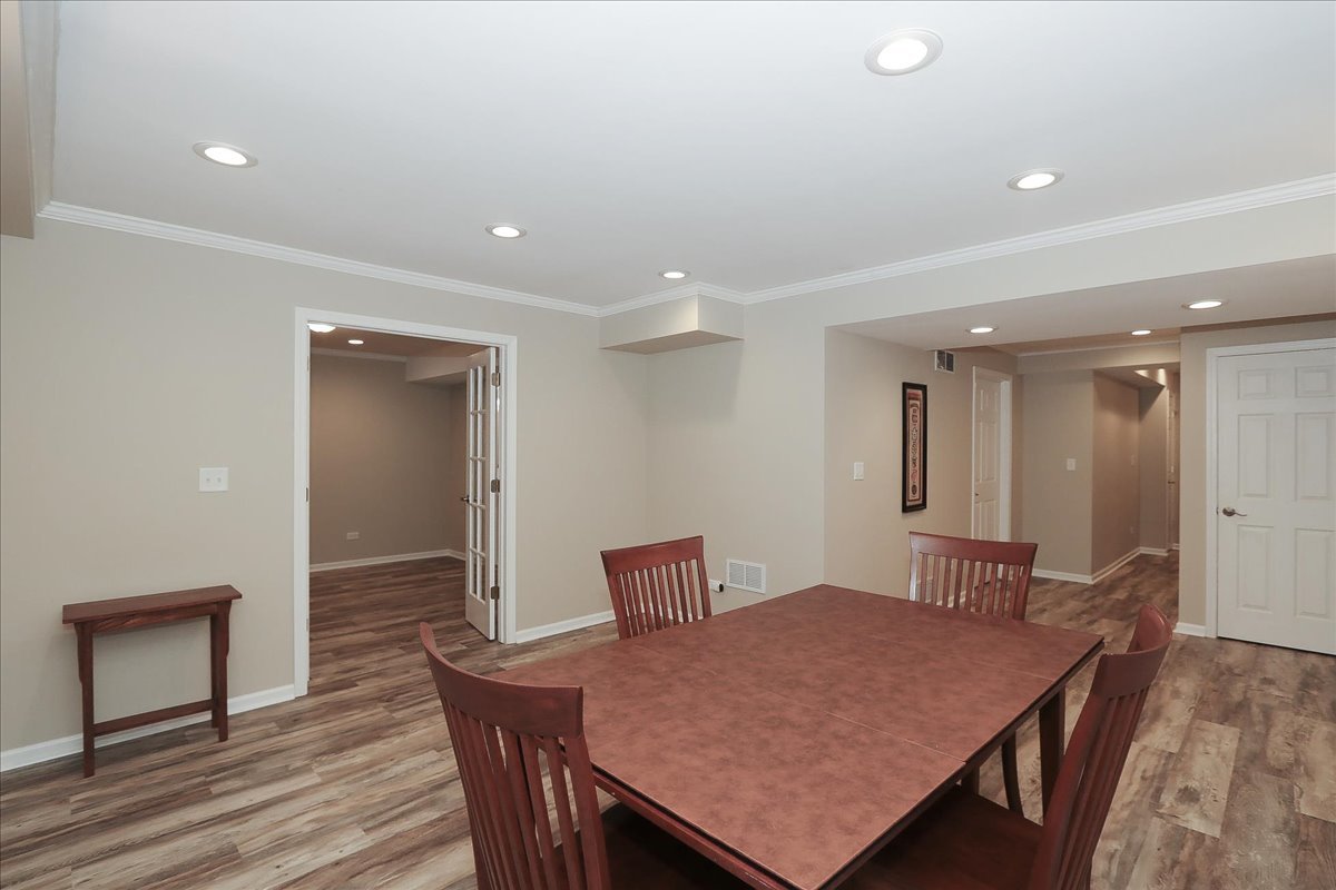 604 W Meadow Avenue, Lombard, IL 60148