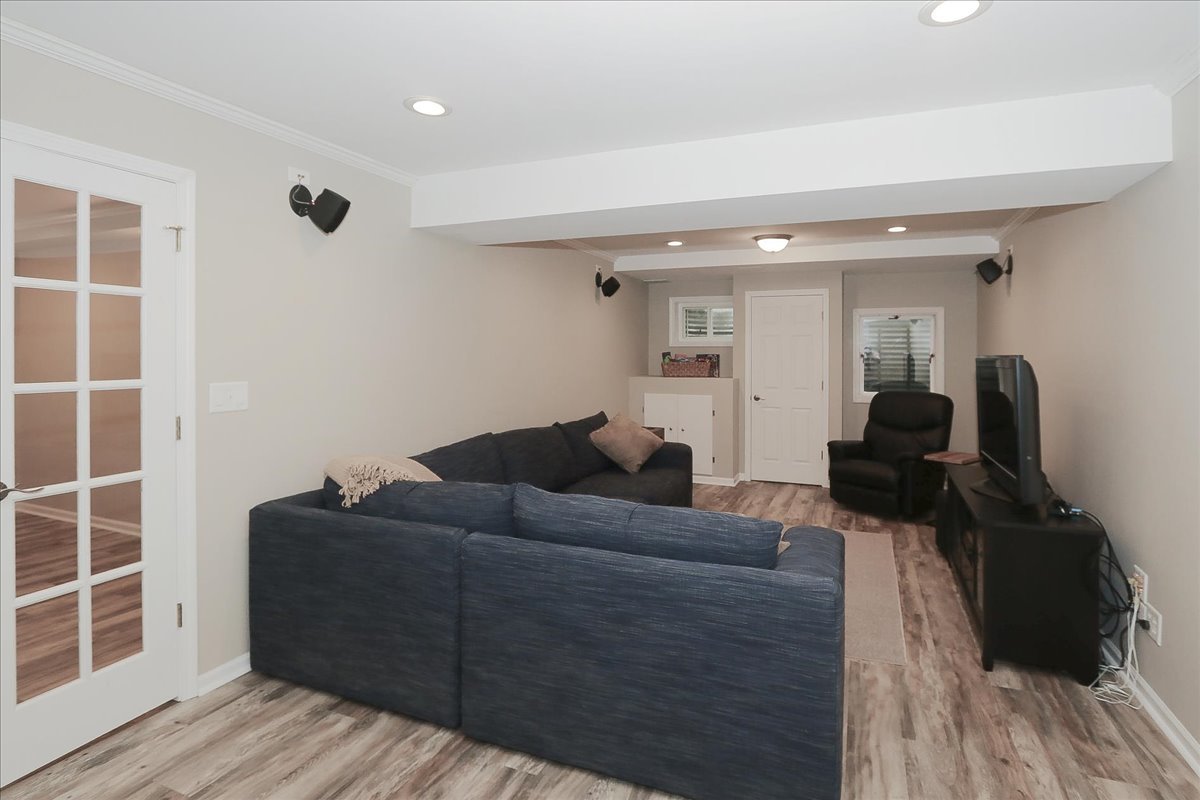 604 W Meadow Avenue, Lombard, IL 60148