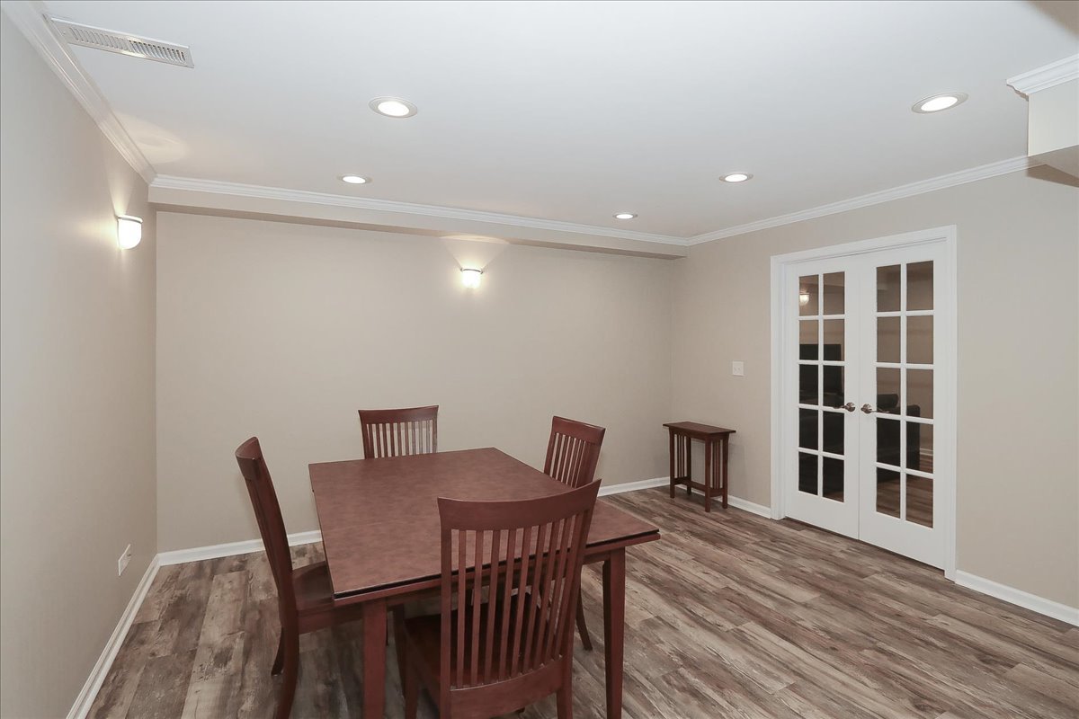 604 W Meadow Avenue, Lombard, IL 60148