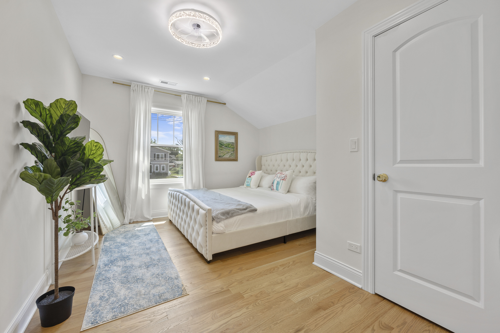 300 Geneva Road, Glen Ellyn, IL 60137