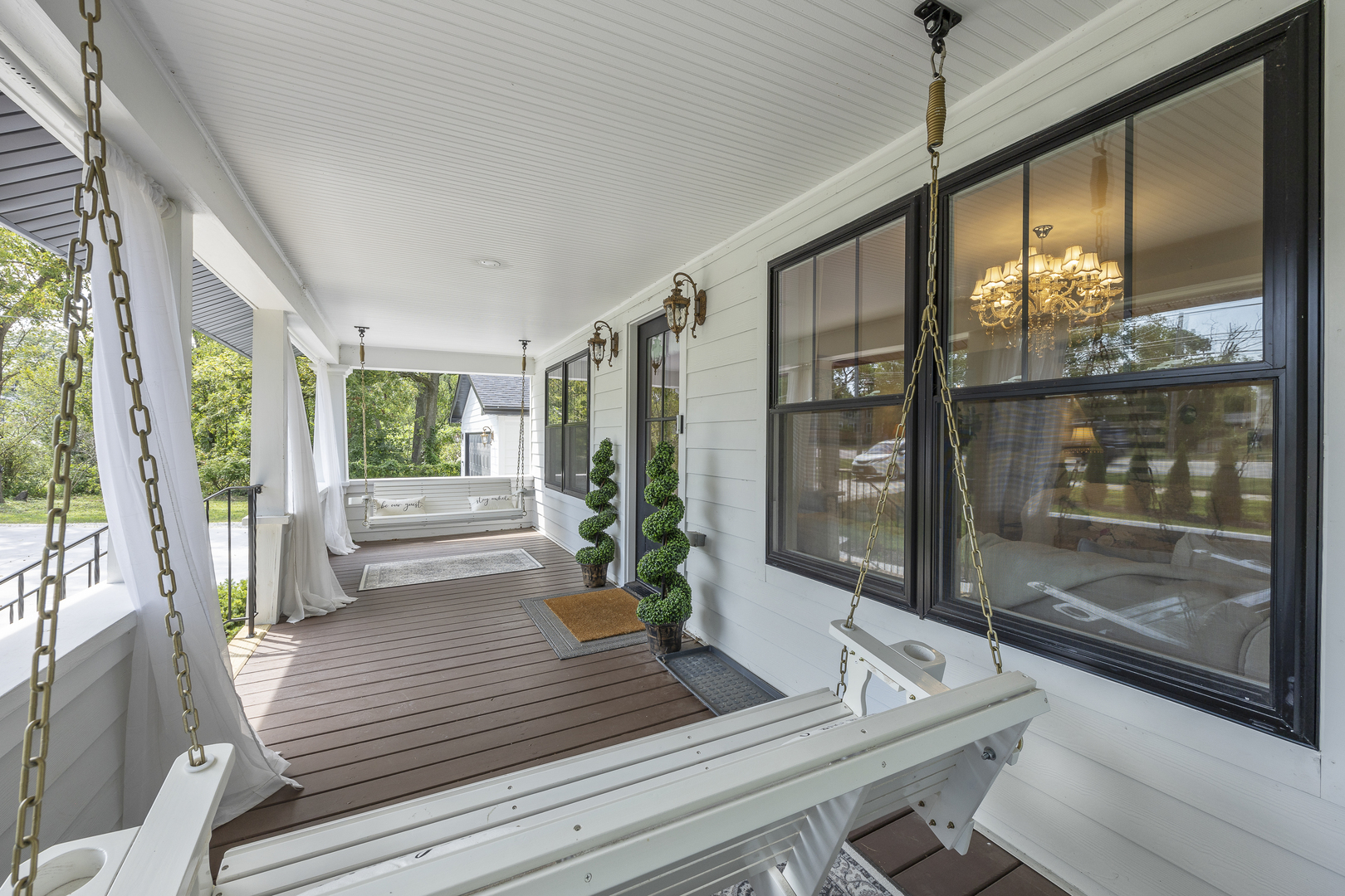 300 Geneva Road, Glen Ellyn, IL 60137