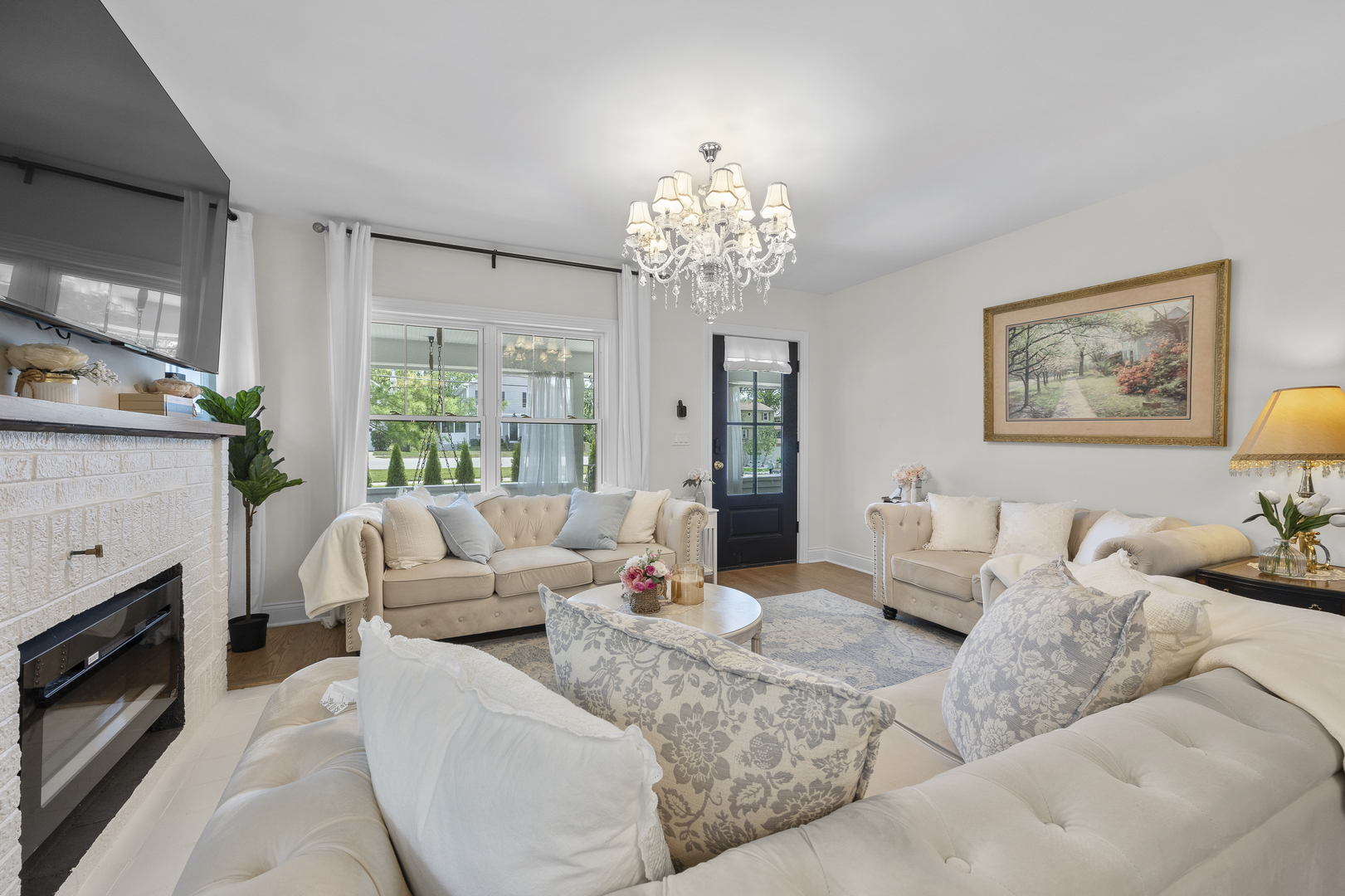 300 Geneva Road, Glen Ellyn, IL 60137