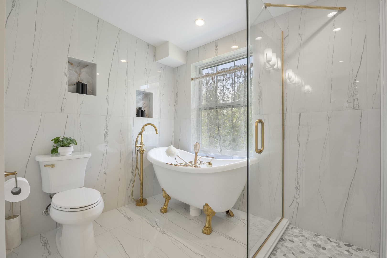 300 Geneva Road, Glen Ellyn, IL 60137