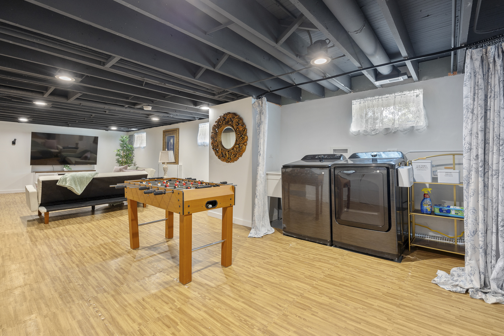 300 Geneva Road, Glen Ellyn, IL 60137