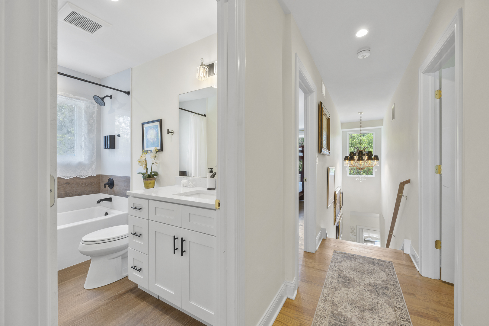 300 Geneva Road, Glen Ellyn, IL 60137