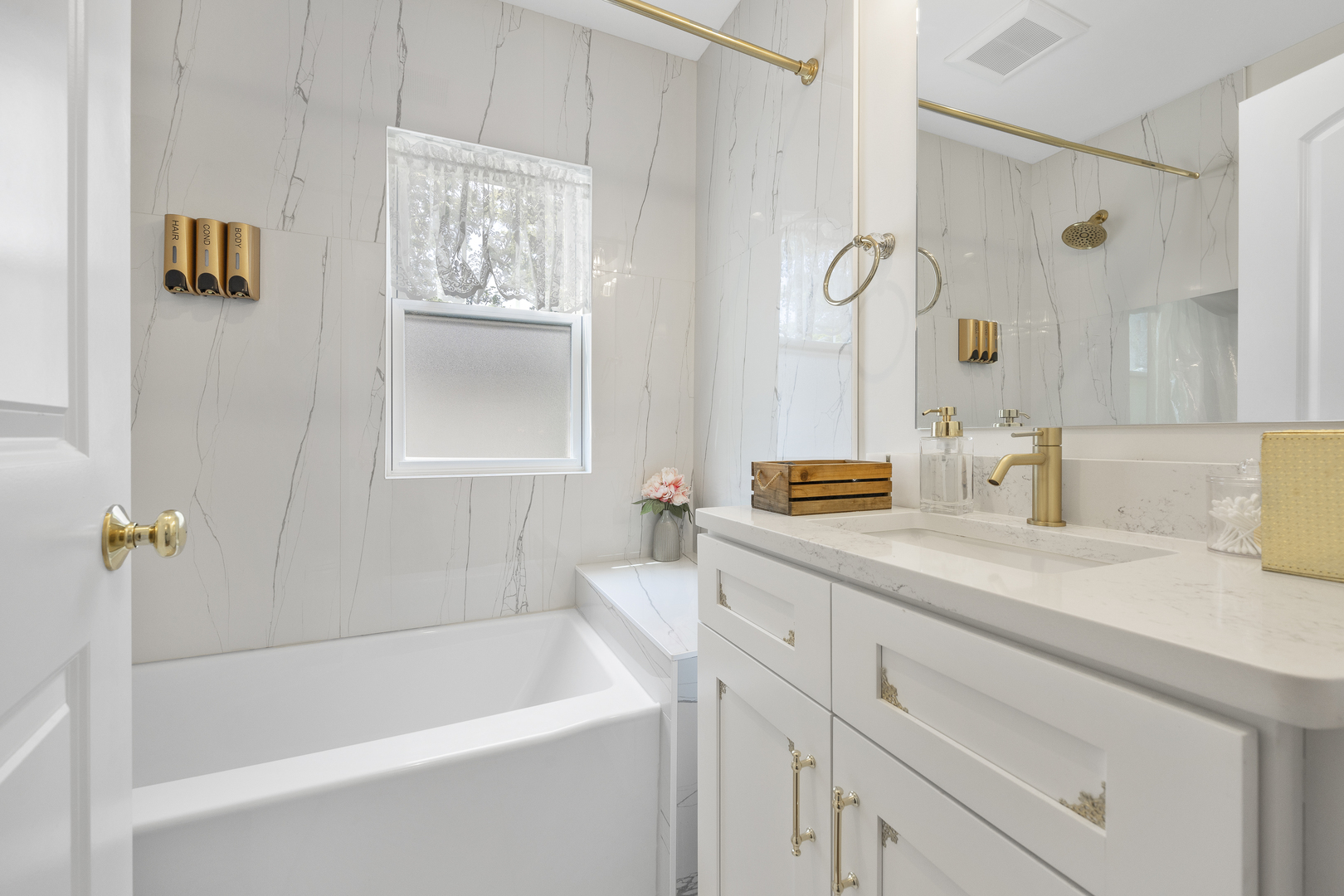 300 Geneva Road, Glen Ellyn, IL 60137