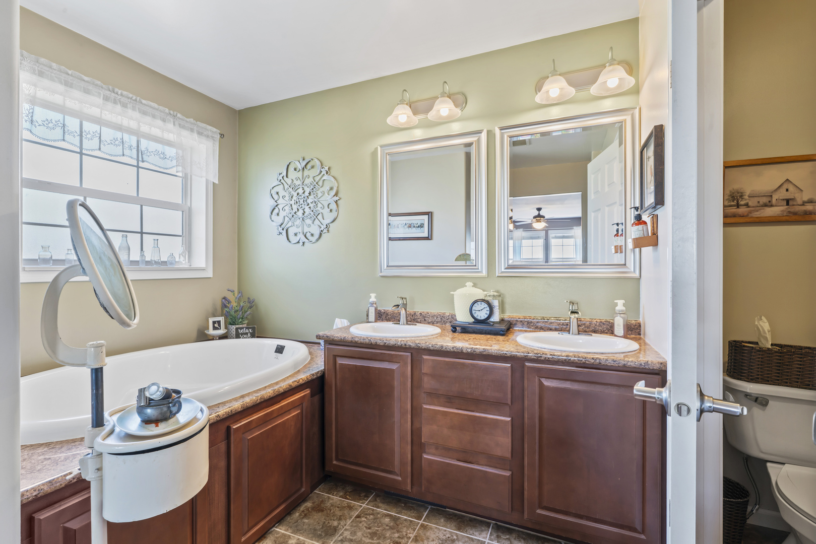 3015 N 1600 East Road, Clifton, IL 60927