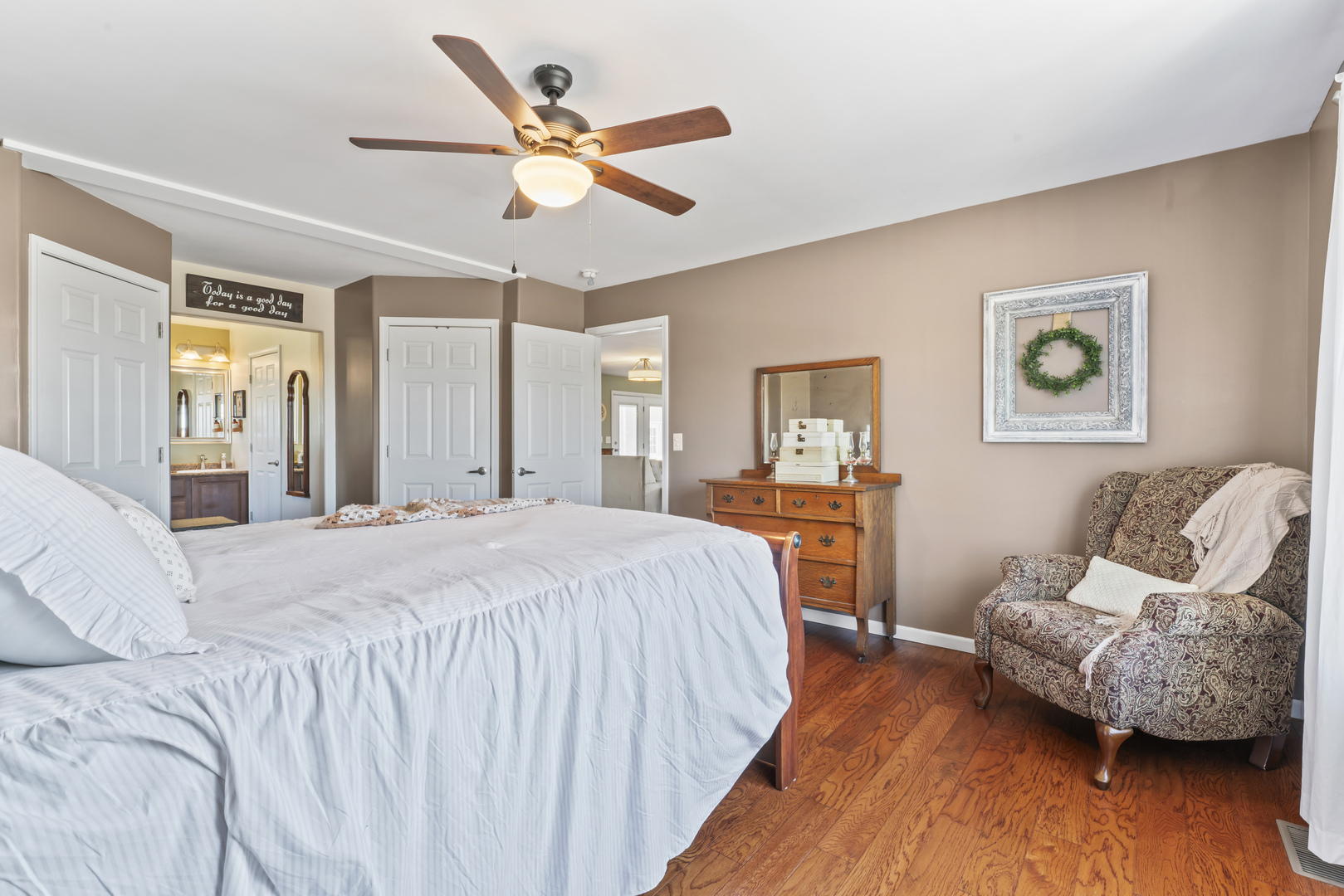 3015 N 1600 East Road, Clifton, IL 60927