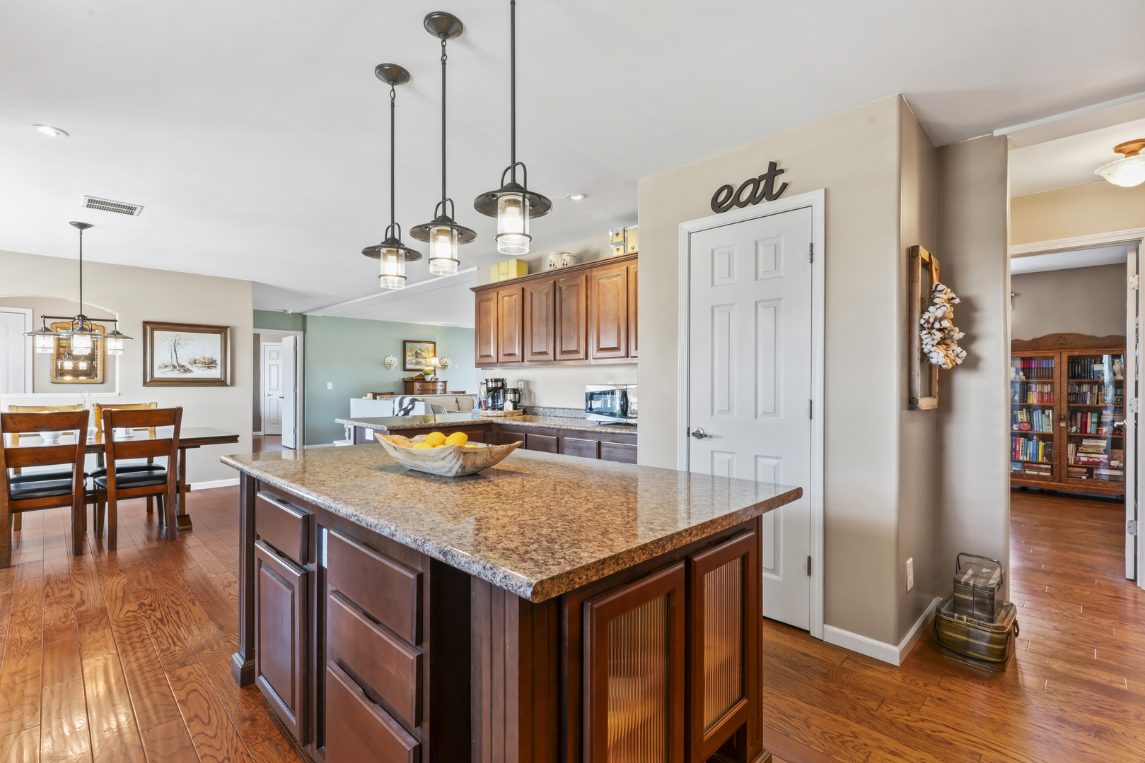 3015 N 1600 East Road, Clifton, IL 60927