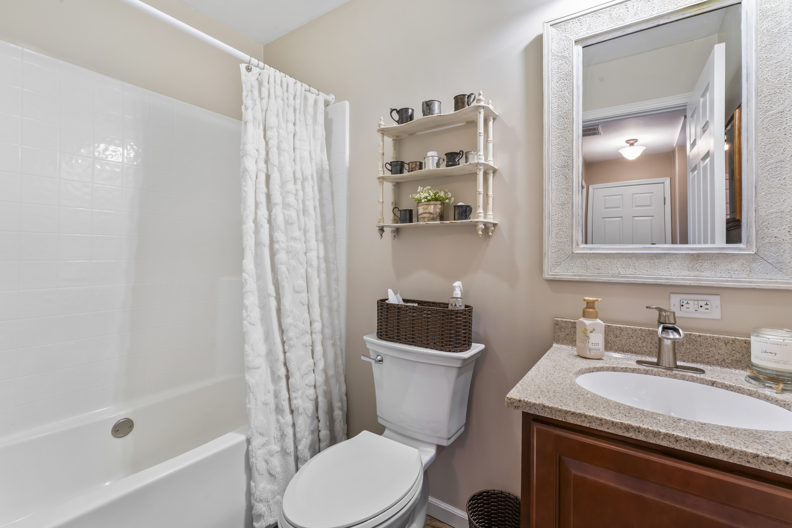 3015 N 1600 East Road, Clifton, IL 60927