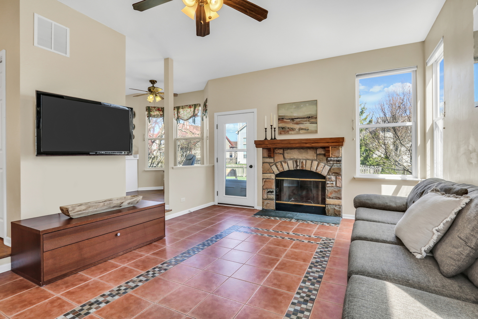 460 Arlington Lane, Grayslake, IL 60030