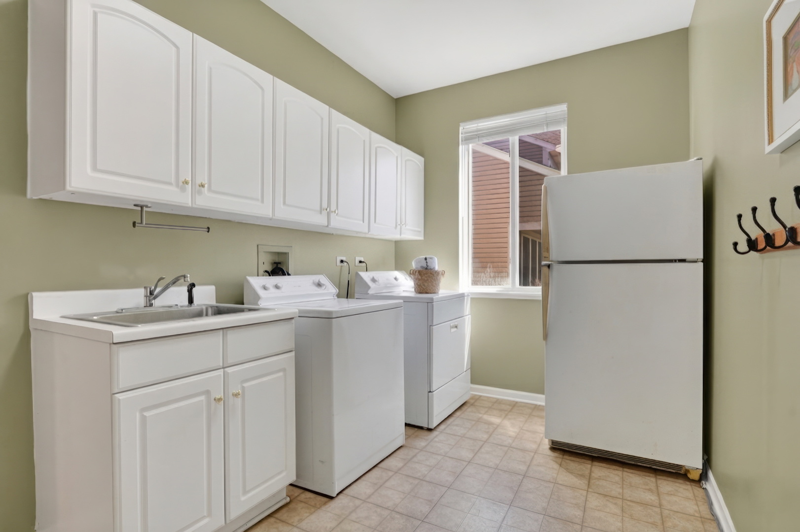 460 Arlington Lane, Grayslake, IL 60030