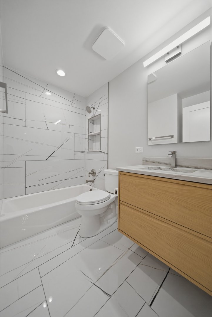 2S245 Mayfield Lane, Glen Ellyn, IL 60137