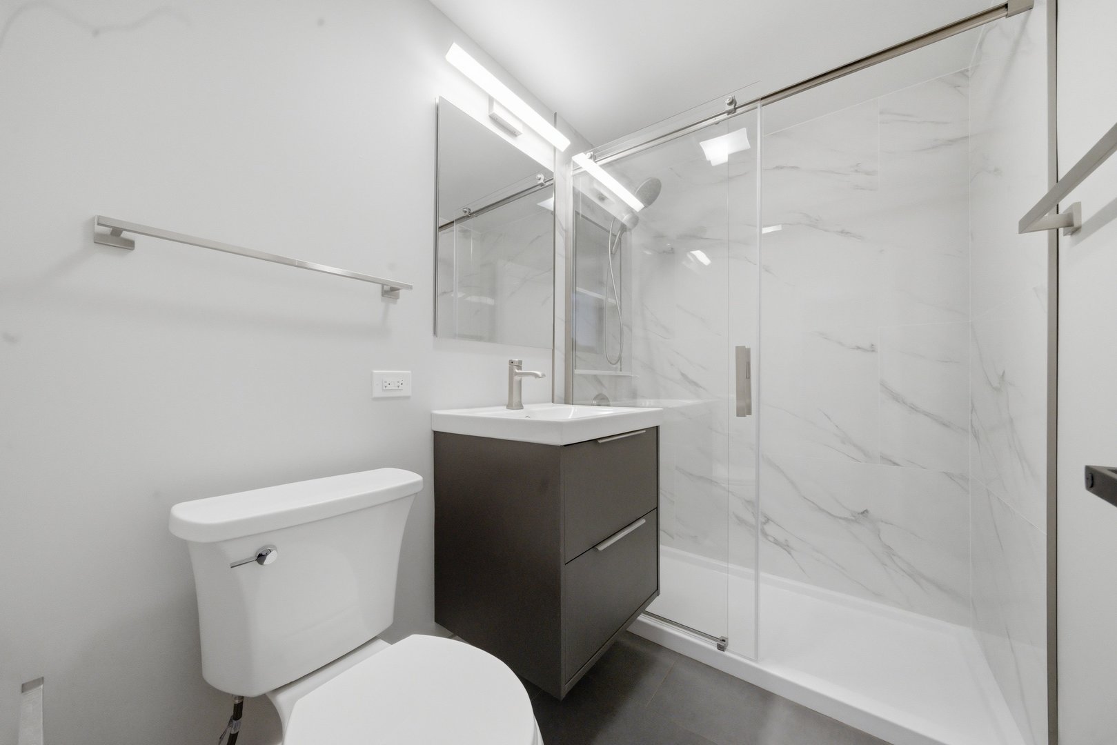 2S245 Mayfield Lane, Glen Ellyn, IL 60137