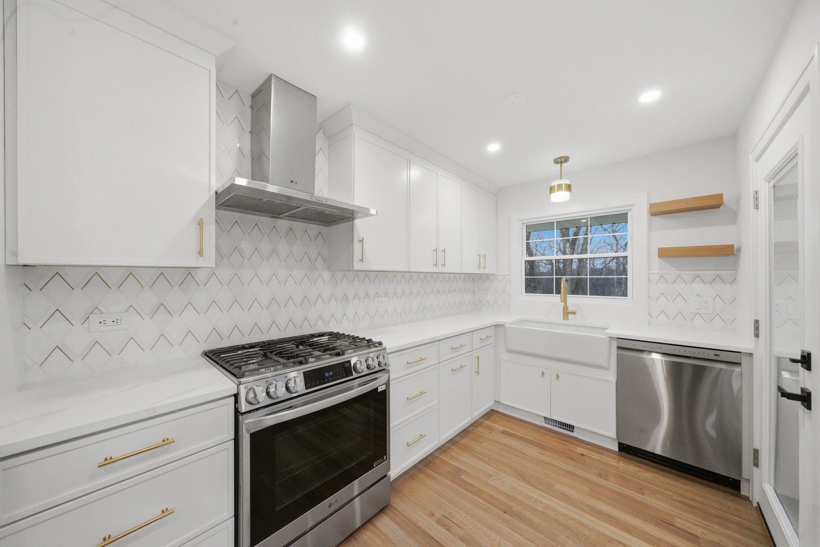 2S245 Mayfield Lane, Glen Ellyn, IL 60137