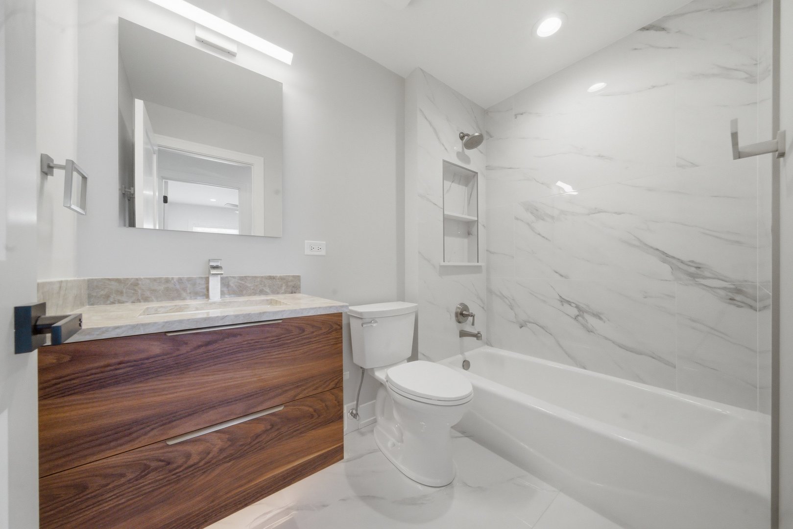 2S245 Mayfield Lane, Glen Ellyn, IL 60137