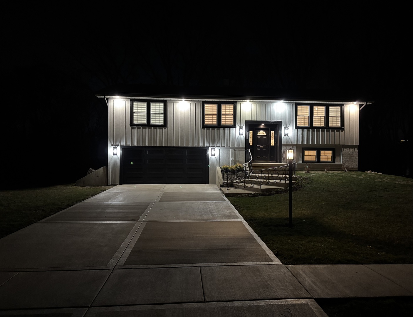 2S245 Mayfield Lane, Glen Ellyn, IL 60137