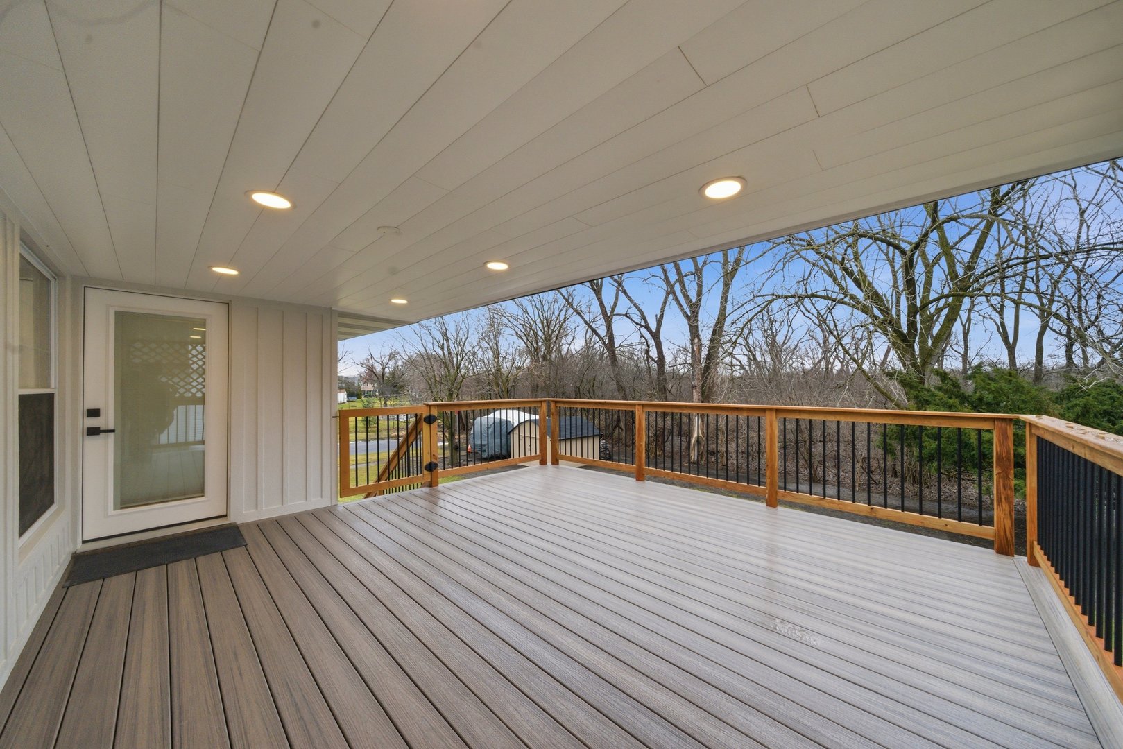 2S245 Mayfield Lane, Glen Ellyn, IL 60137