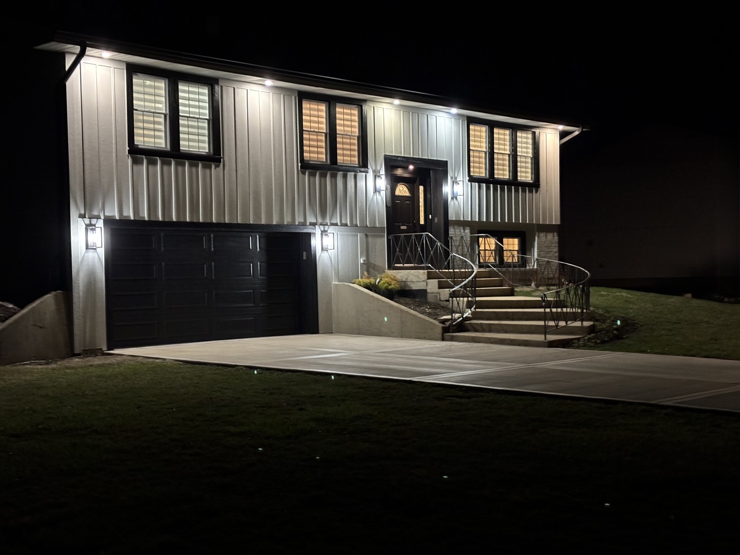 2S245 Mayfield Lane, Glen Ellyn, IL 60137