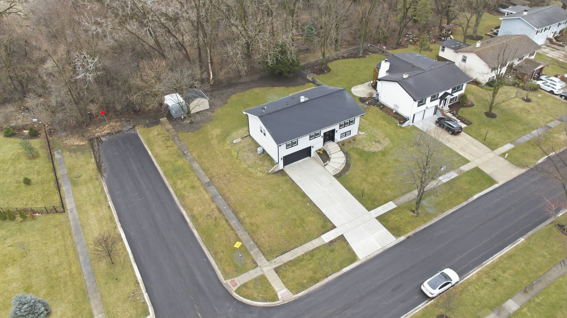 2S245 Mayfield Lane, Glen Ellyn, IL 60137