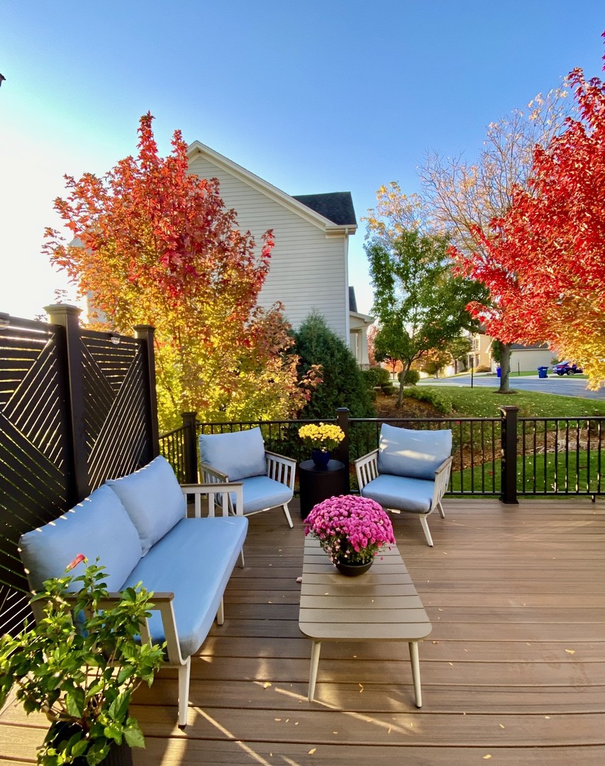 2061 Windham Circle, Wheaton, IL 60187