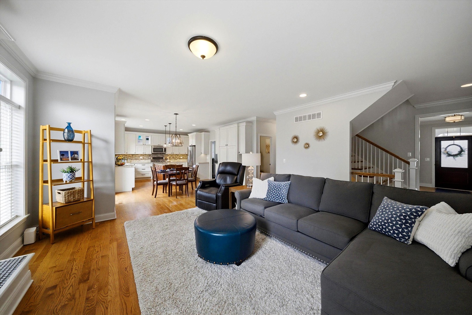 2061 Windham Circle, Wheaton, IL 60187