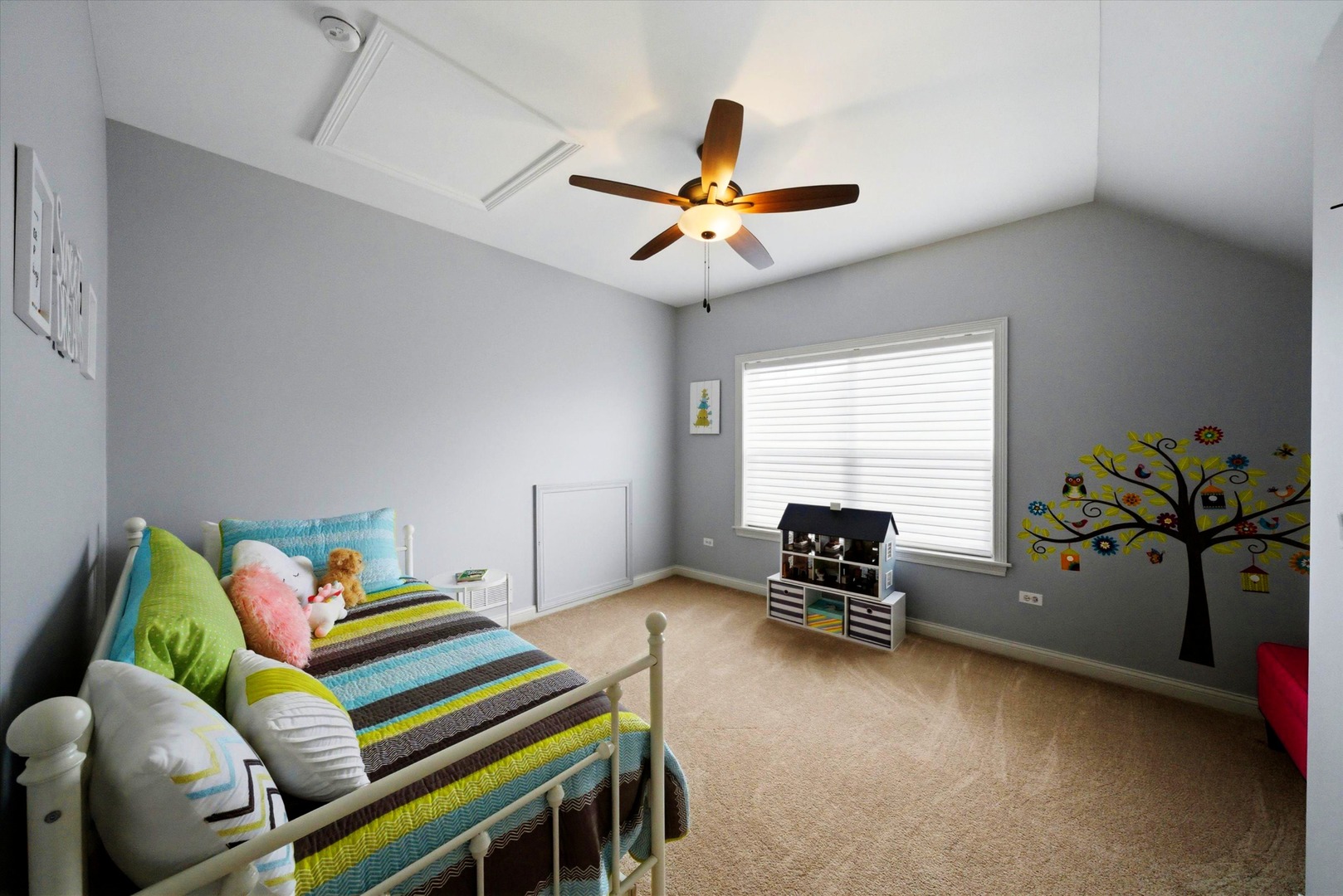 2061 Windham Circle, Wheaton, IL 60187