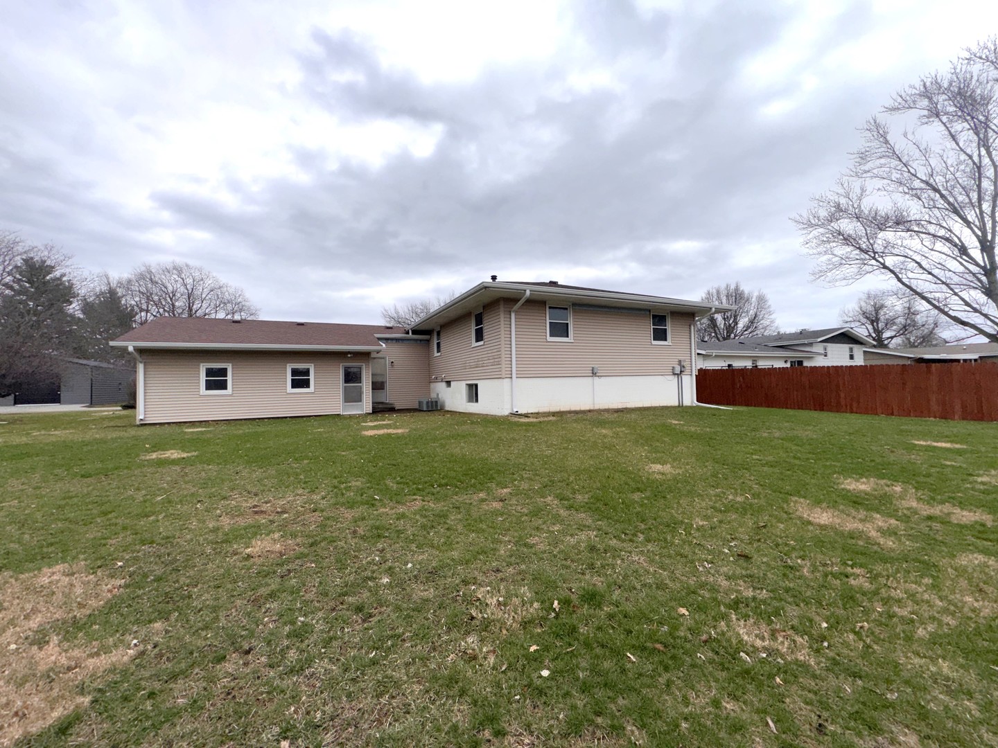 1108 N 1st Avenue, Canton, IL 61520