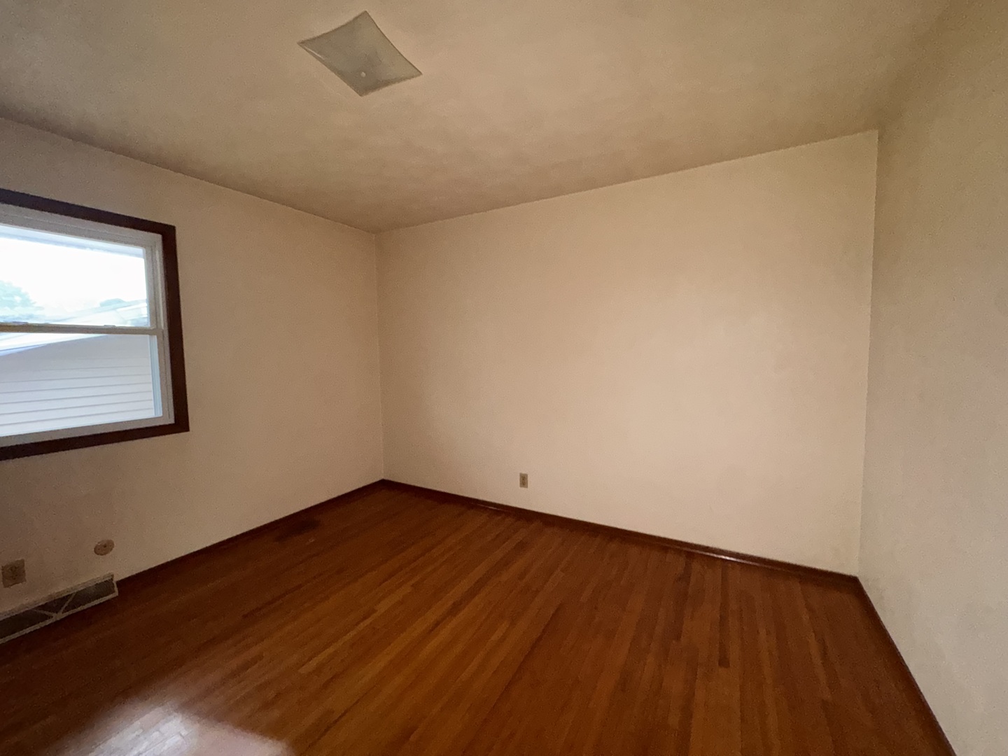 1108 N 1st Avenue, Canton, IL 61520