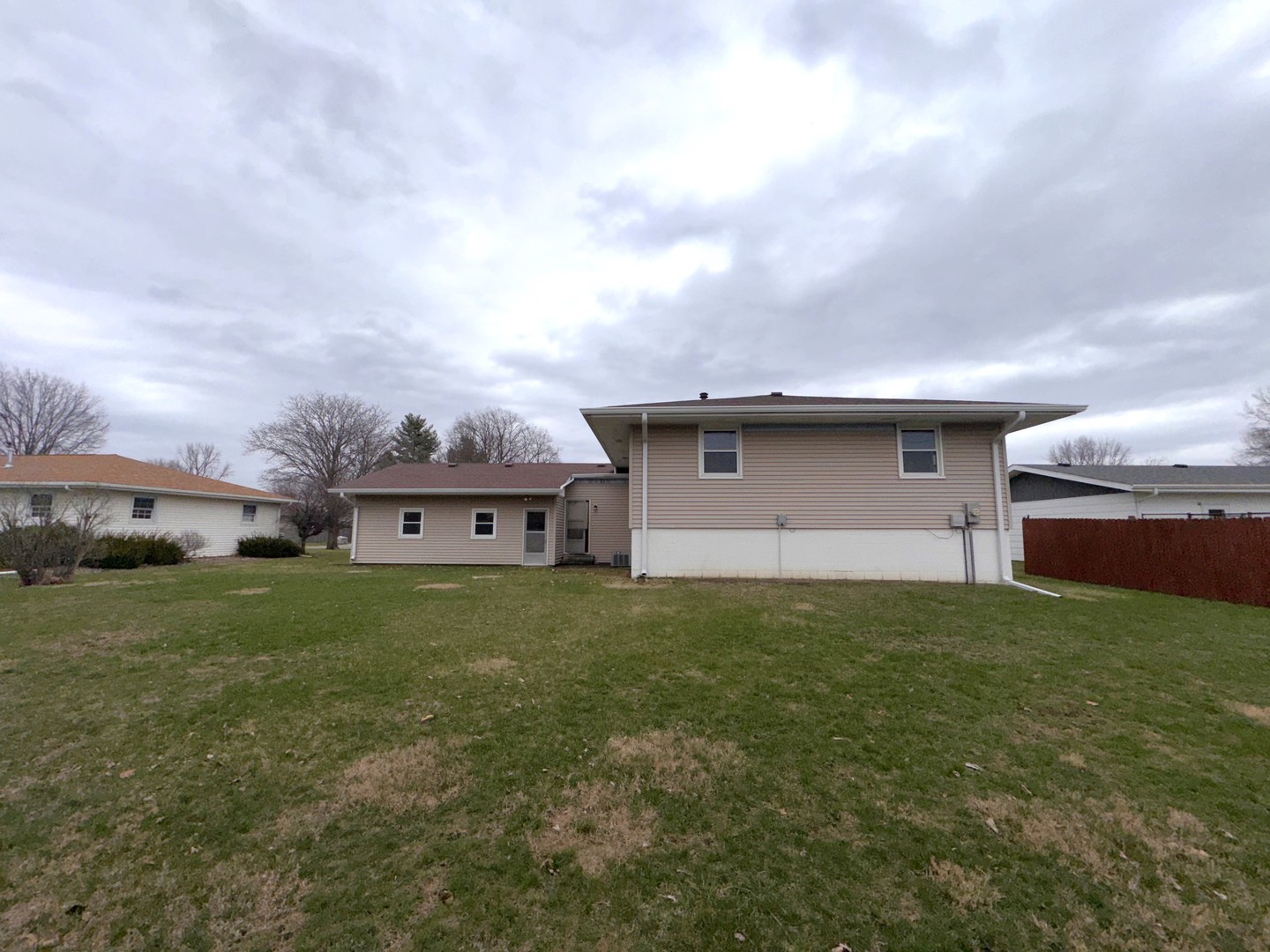 1108 N 1st Avenue, Canton, IL 61520