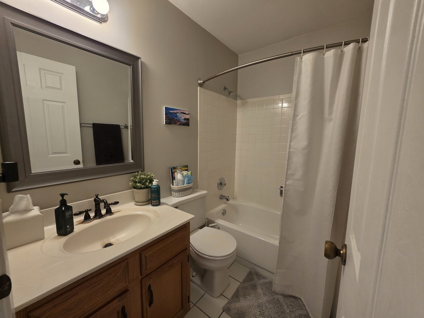 2791 Green Bridge Court #V2, Schaumburg, IL 60194