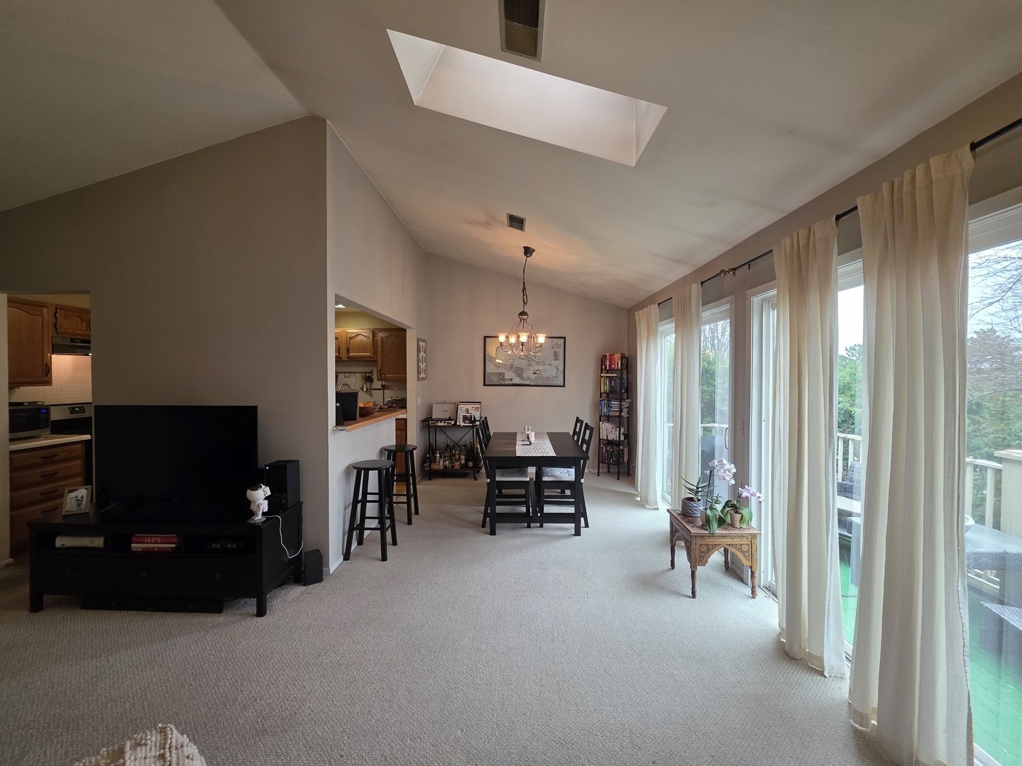 2791 Green Bridge Court #V2, Schaumburg, IL 60194